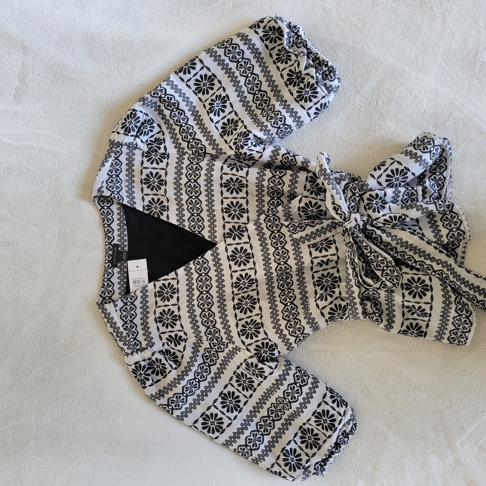 Ann Taylor Black and White Geometric Blouse